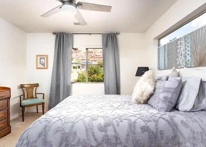 Red Rock Vista - Luxe Comfort & Breathtaking Views