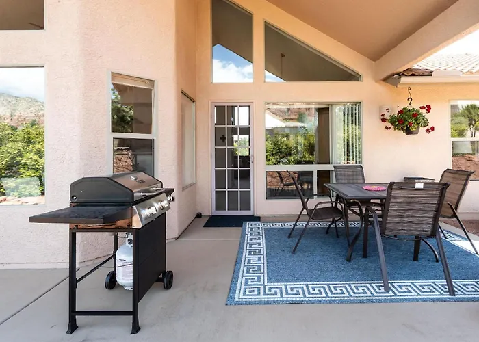Red Rock Vista - Luxe Comfort & Breathtaking Views Holiday home
