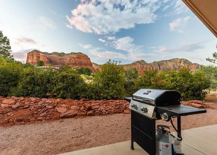 Red Rock Vista - Luxe Comfort & Breathtaking Views Holiday home
